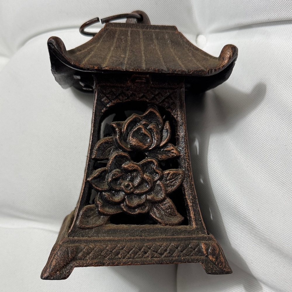 Vintage Partylite Cast Iron Pagoda Lantern Candle Holder Asian Style Garden